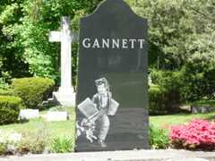 Larger memorial image loading...