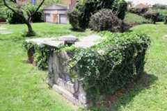 Larger memorial image loading...