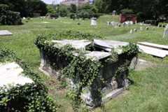 Larger memorial image loading...