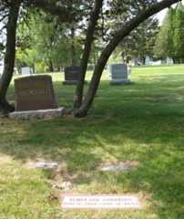 Larger memorial image loading...