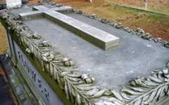 Larger memorial image loading...