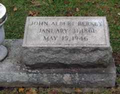 Larger memorial image loading...