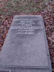 Larger memorial image loading...