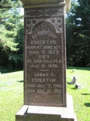 Larger memorial image loading...