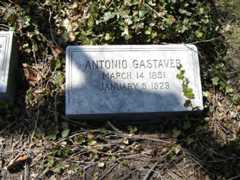 Larger memorial image loading...