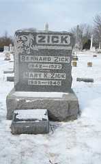 Larger memorial image loading...