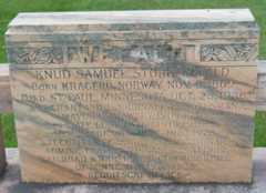 Larger memorial image loading...