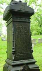 Larger memorial image loading...