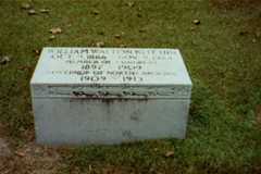 Larger memorial image loading...