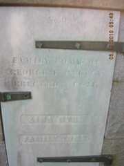 Larger memorial image loading...