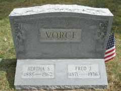 Larger memorial image loading...