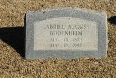 Larger memorial image loading...