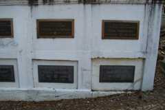 Larger memorial image loading...