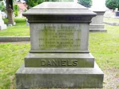 Larger memorial image loading...