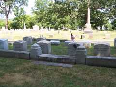 Larger memorial image loading...