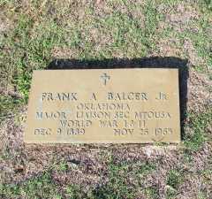 Larger memorial image loading...