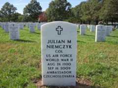 Larger memorial image loading...