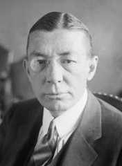 Larger memorial image loading...