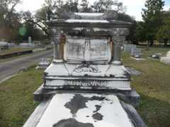 Larger memorial image loading...