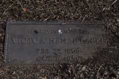 Larger memorial image loading...