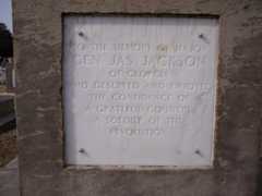 Larger memorial image loading...