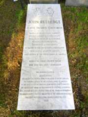 Larger memorial image loading...