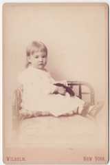 Larger memorial image loading...