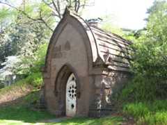 Larger memorial image loading...