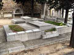 Larger memorial image loading...