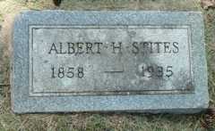 Larger memorial image loading...