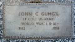 Larger memorial image loading...