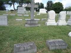 Larger memorial image loading...