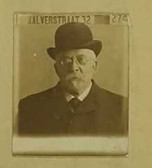 Larger memorial image loading...