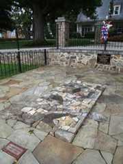 Larger memorial image loading...