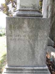 Larger memorial image loading...