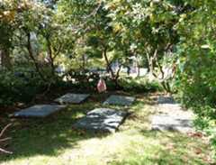 Larger memorial image loading...