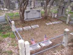 Larger memorial image loading...