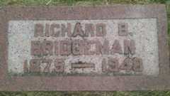 Larger memorial image loading...