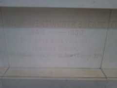 Larger memorial image loading...