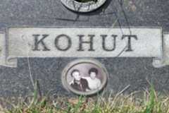 Larger memorial image loading...