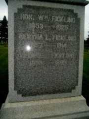 Larger memorial image loading...