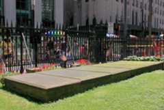 Larger memorial image loading...