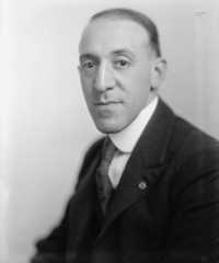 Larger memorial image loading...