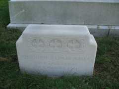 Larger memorial image loading...