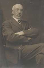 Larger memorial image loading...