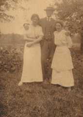 Larger memorial image loading...