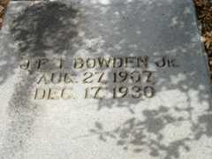 Larger memorial image loading...