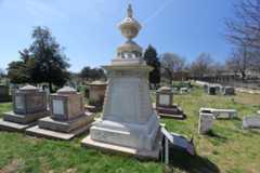 Larger memorial image loading...