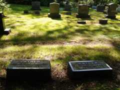 Larger memorial image loading...