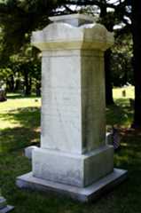 Larger memorial image loading...